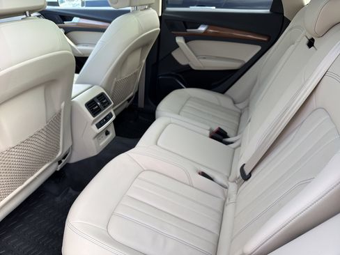 Used 2022 Audi Q5 2.0T Premium w/ Convenience Package image 24