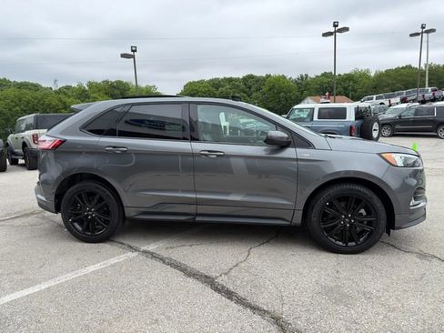 Used 2022 Ford Edge ST-Line w/ Class II Trailer Tow Package AWD/4WD image 8