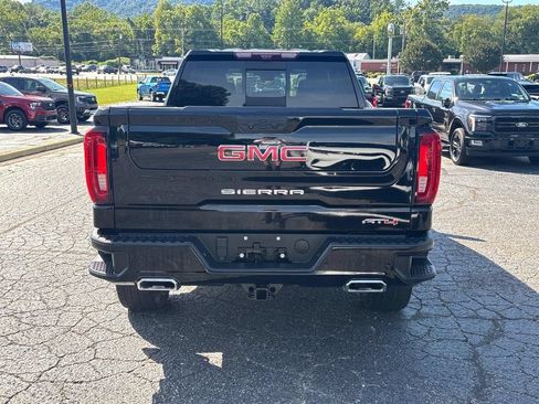 Used 2022 GMC Sierra 1500 AT4 w/ AT4 Premium Package AWD/4WD image 6