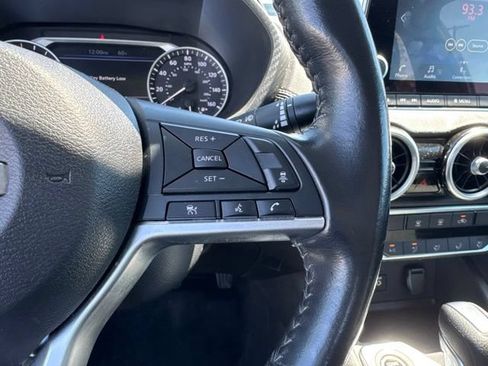 Used 2022 Nissan Sentra SV FWD image 16