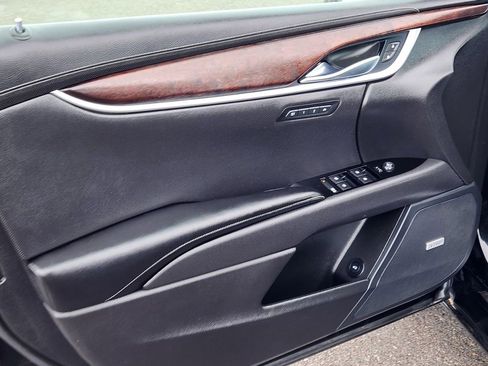 Used 2018 Cadillac XTS Luxury image 11