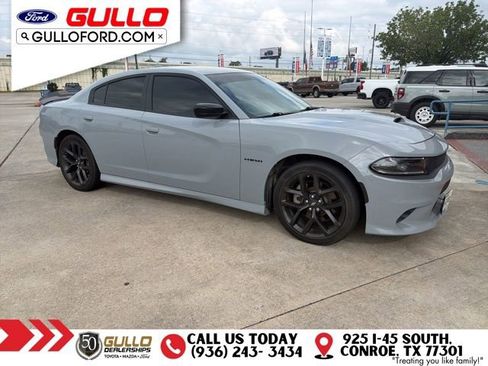 Used 2022 Dodge Charger R/T w/ Blacktop Package RWD image 2