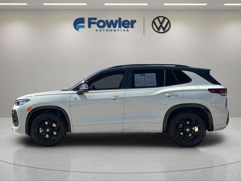Used 2025 Volkswagen Tiguan SE R-Line AWD/4WD image 4