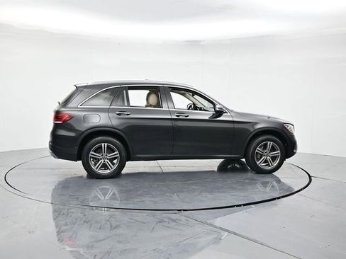 Used 2021 Mercedes-Benz GLC 300 4MATIC image 2