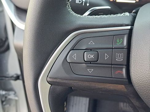 New 2025 Jeep Grand Cherokee Limited image 9