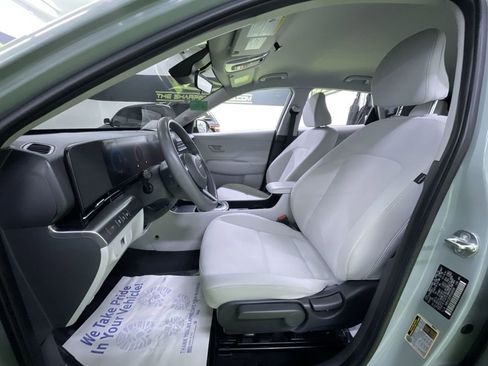 Used 2024 Hyundai Kona SE image 17