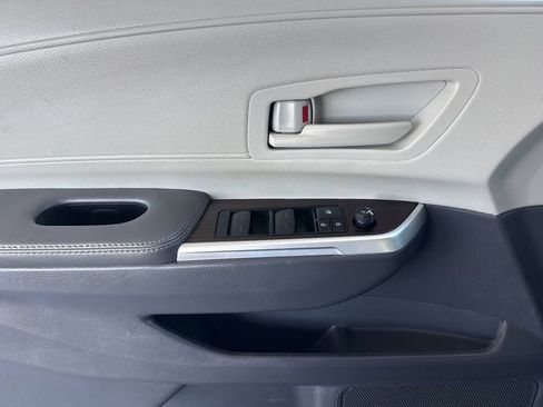 Used 2024 Toyota Sienna LE image 17