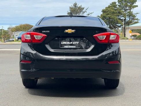 Used 2019 Chevrolet Cruze LS w/ LS Convenience Package FWD image 6