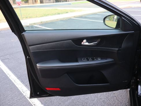 Used 2024 Kia Forte GT-Line w/ GT-Line Premium Package FWD image 23
