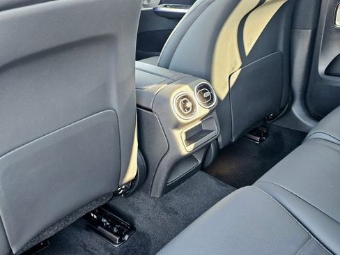 New 2026 Mercedes-Benz GLC 300 4MATIC image 23