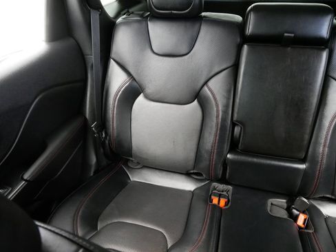 Certified 2022 Jeep Cherokee Trailhawk w/ Premium Leather Package image 18