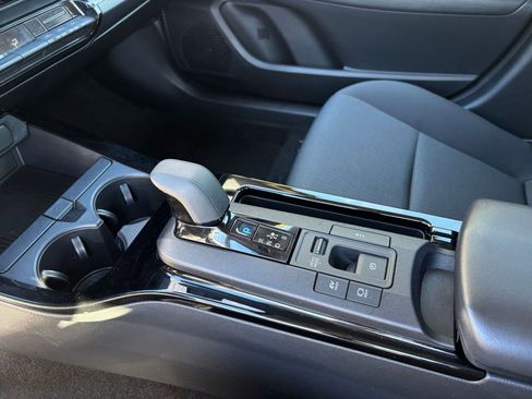 Used 2025 Toyota Prius LE image 41