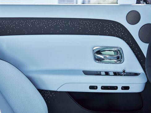 Used 2025 Rolls-Royce Spectre Base image 39