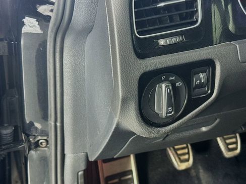 Used 2017 Volkswagen GTI Sport FWD image 10