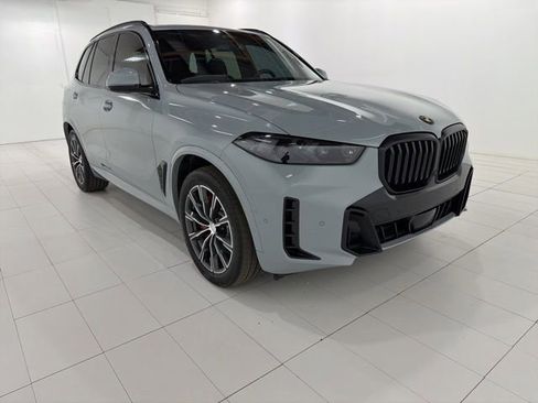 Certified 2024 BMW X5 xDrive40i w/ M Sport Package AWD/4WD image 7