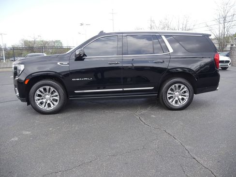 Used 2022 GMC Yukon Denali AWD/4WD image 2