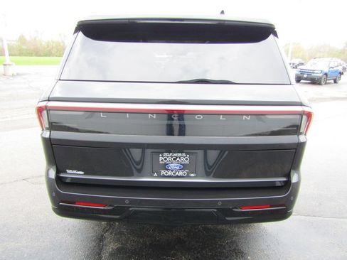 Used 2025 Lincoln Navigator Reserve AWD/4WD image 7
