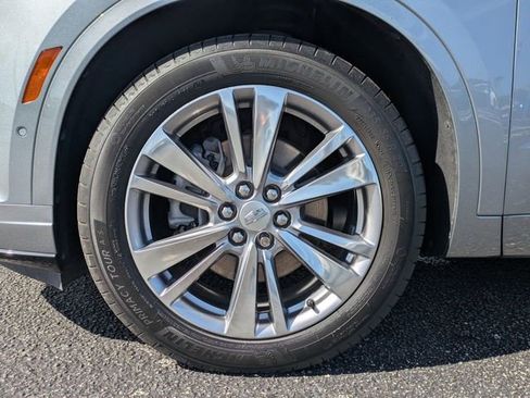 Certified 2024 Cadillac XT6 Premium Luxury w/ Technology Package FWD image 17