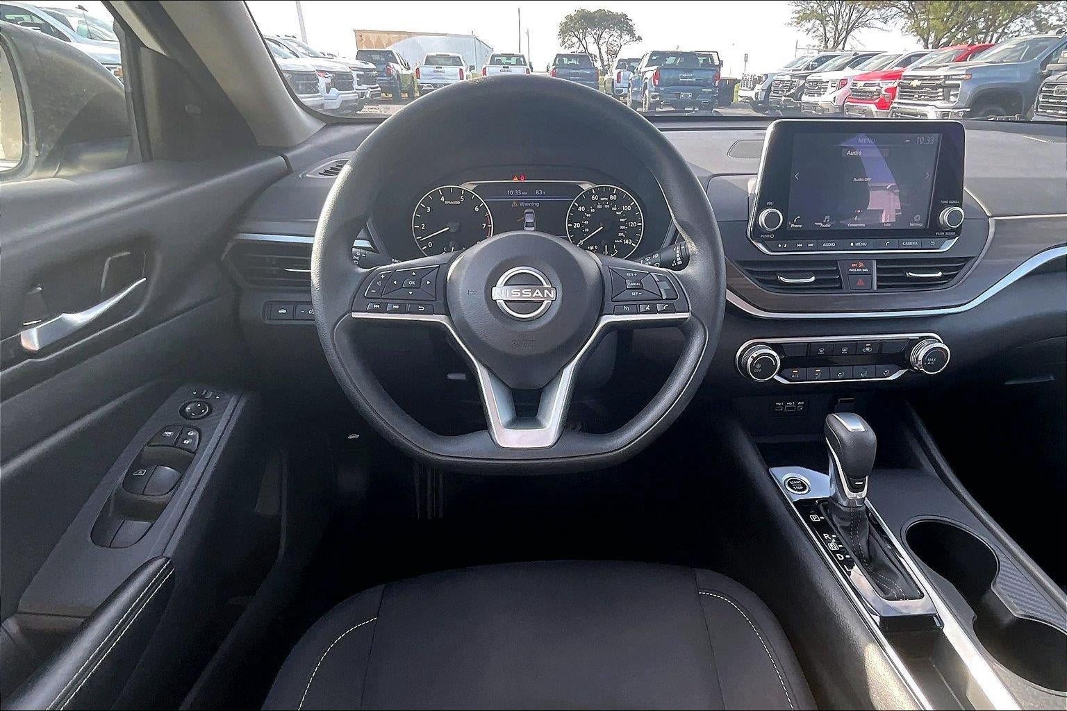 Used 2025 Nissan Altima 2.5 SV FWD image 5
