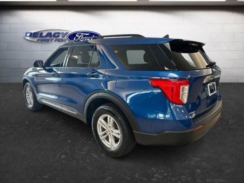 Used 2022 Ford Explorer XLT AWD/4WD image 3
