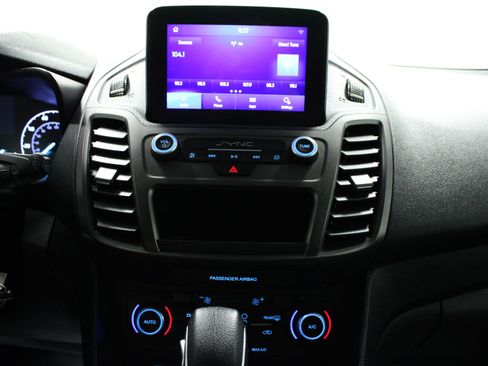 Used 2019 Ford Transit Connect XLT image 23