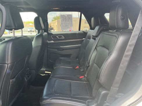 Used 2018 Ford Explorer Limited w/ Equipment Group 301A AWD/4WD image 13