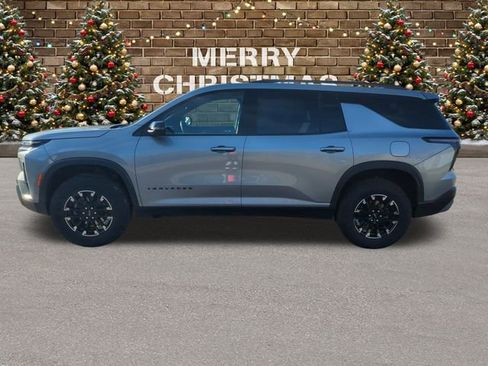 Used 2024 Chevrolet Traverse Z71 w/ Enhanced Driving Package image 2