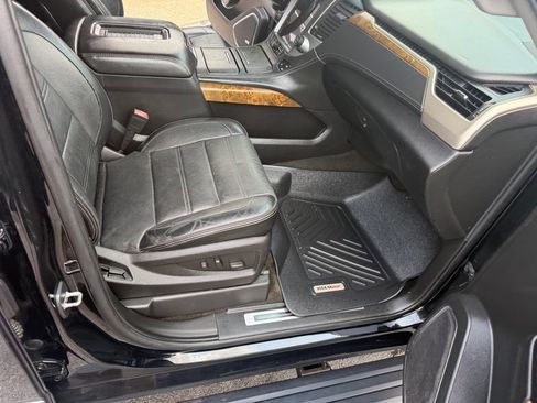 Used 2015 GMC Yukon Denali w/ Premium Package AWD/4WD image 44