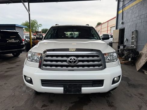 Used 2011 Toyota Sequoia Platinum RWD image 2