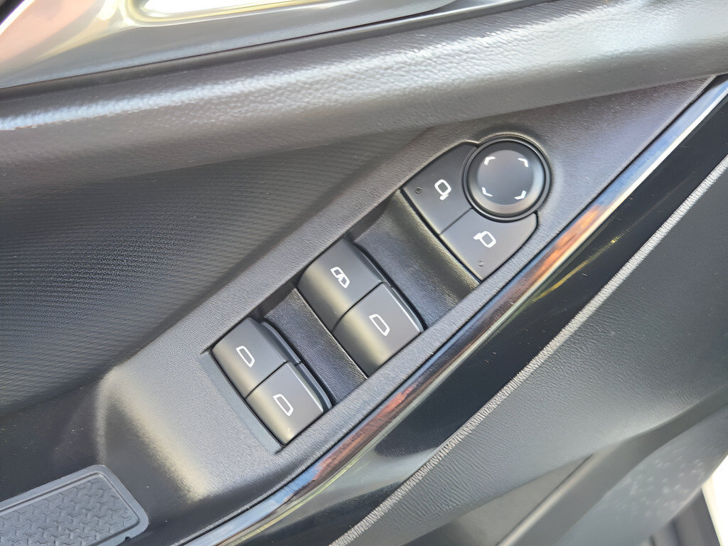 Certified 2025 Chevrolet Equinox LT FWD image 25