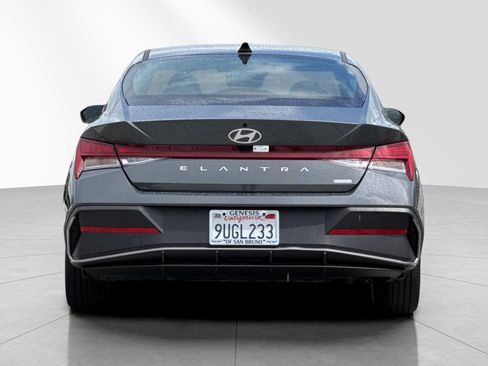 Used 2025 Hyundai Elantra Hybrid FWD image 5