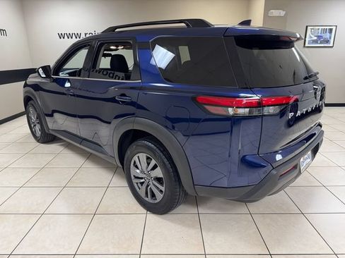 Used 2025 Nissan Pathfinder SV AWD/4WD image 4
