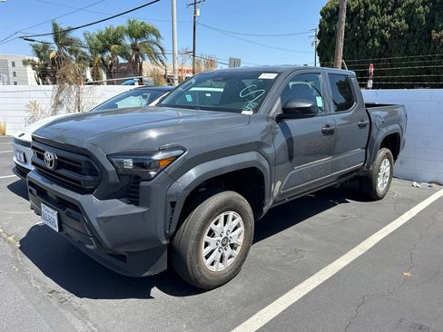 Used 2025 Toyota Tacoma SR RWD image 3