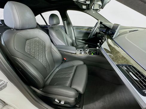 Used 2023 BMW 530i 530i w/ M Sport Package image 33