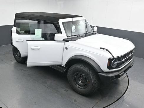 New 2025 Ford Bronco Outer Banks w/ Sasquatch Package image 32