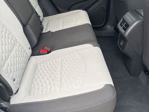 Used 2020 Chevrolet Equinox LS w/ LS Convenience Package FWD image 26