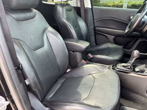 Used 2018 Jeep Compass Limited w/ Navigation Group AWD/4WD image 18