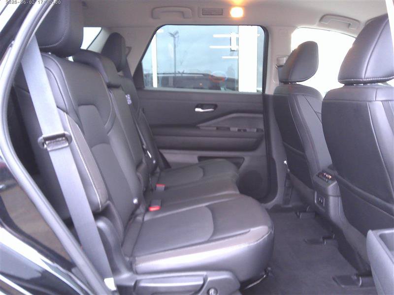 Used 2026 Nissan Pathfinder SL AWD/4WD image 9