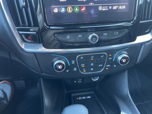 Used 2023 Chevrolet Traverse RS image 16