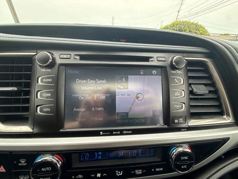 Used 2018 Toyota Highlander SE AWD/4WD image 33
