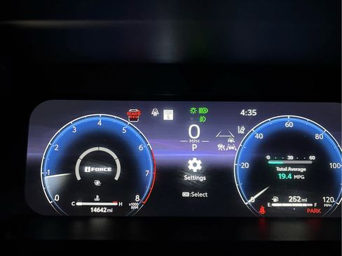 Used 2025 Toyota 4Runner TRD Off-Road image 10