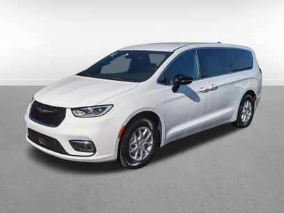New 2026 Chrysler Pacifica Select