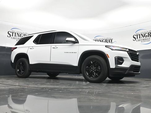 Used 2023 Chevrolet Traverse LT FWD image 26