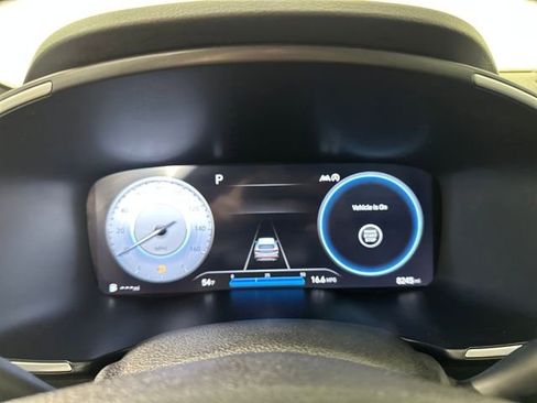 Used 2022 Hyundai Santa Fe Calligraphy image 17