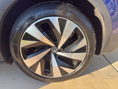 Used 2021 Volkswagen ID.4 1st Edition image 15