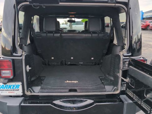 Used 2017 Jeep Wrangler Unlimited Sahara image 22