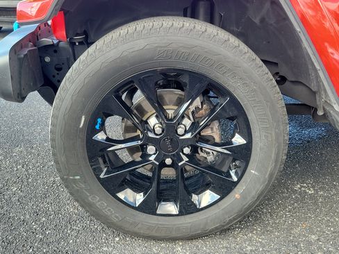 Used 2022 Jeep Wrangler Unlimited Sahara w/ Cold Weather Group image 10