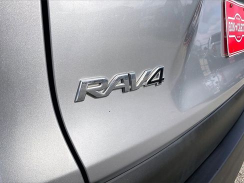 Used 2019 Toyota RAV4 LE image 21
