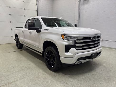 Used 2023 Chevrolet Silverado 1500 High Country w/ High Country Premium Package image 2