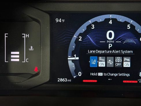 Used 2025 Toyota Tacoma SR5 AWD/4WD image 17